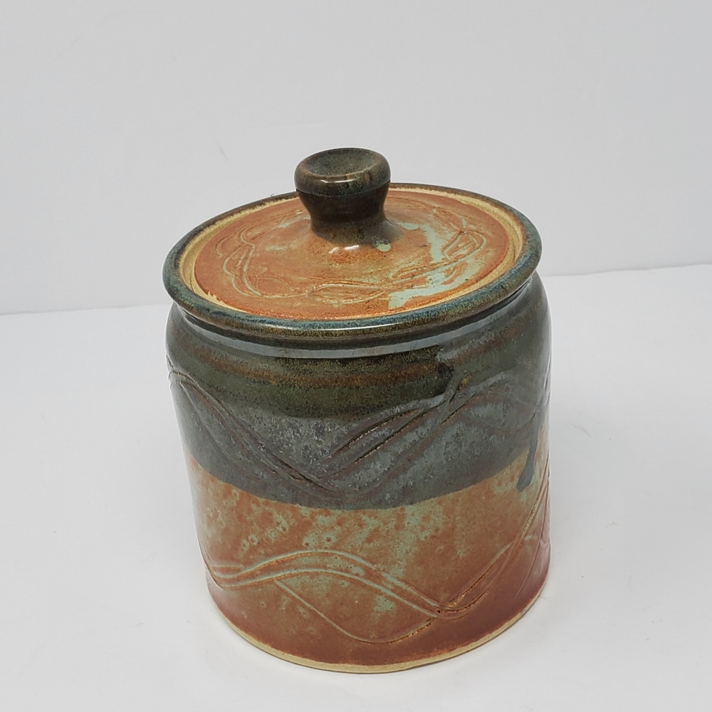 3 Dog Pottery 1028 Handmade Earth Tones Crock With Lid High Quality